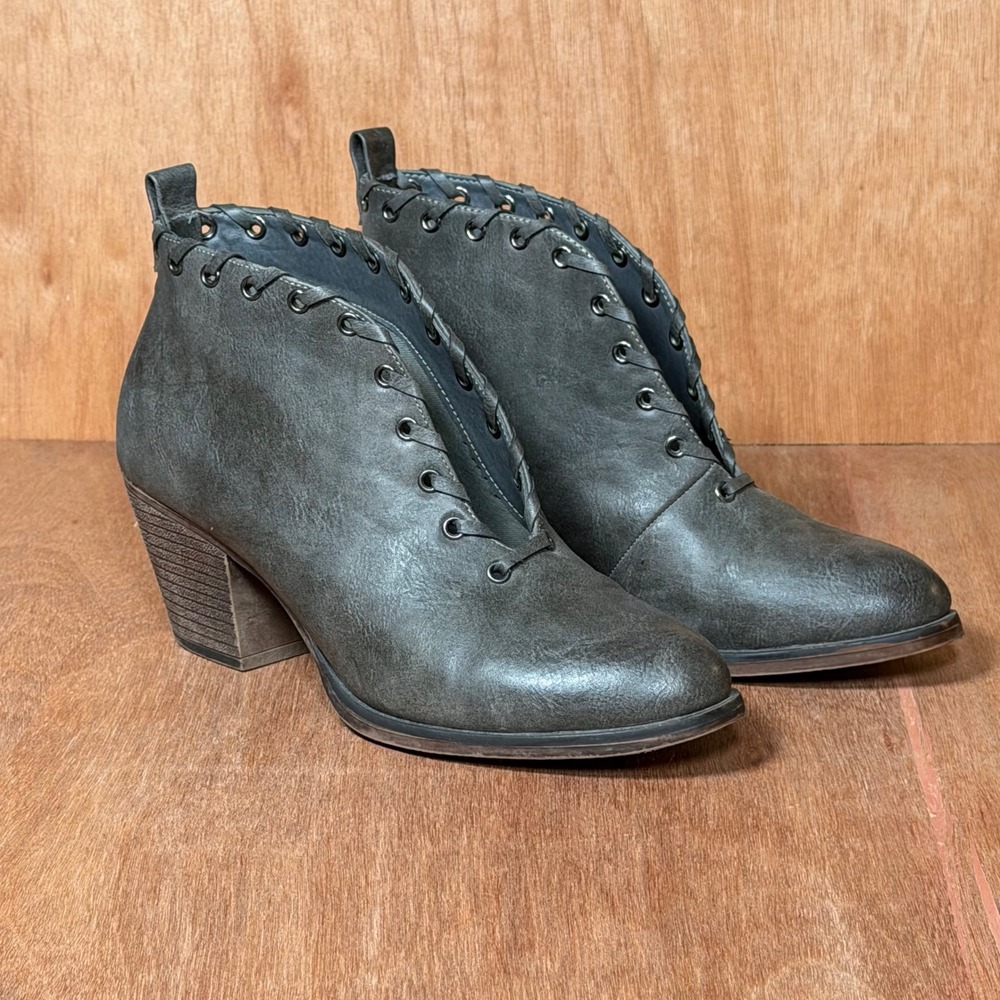 Mata Booties Women's Grey Faux‎ Leather Lace Up Block Heel Ankle Boots 9 boho
